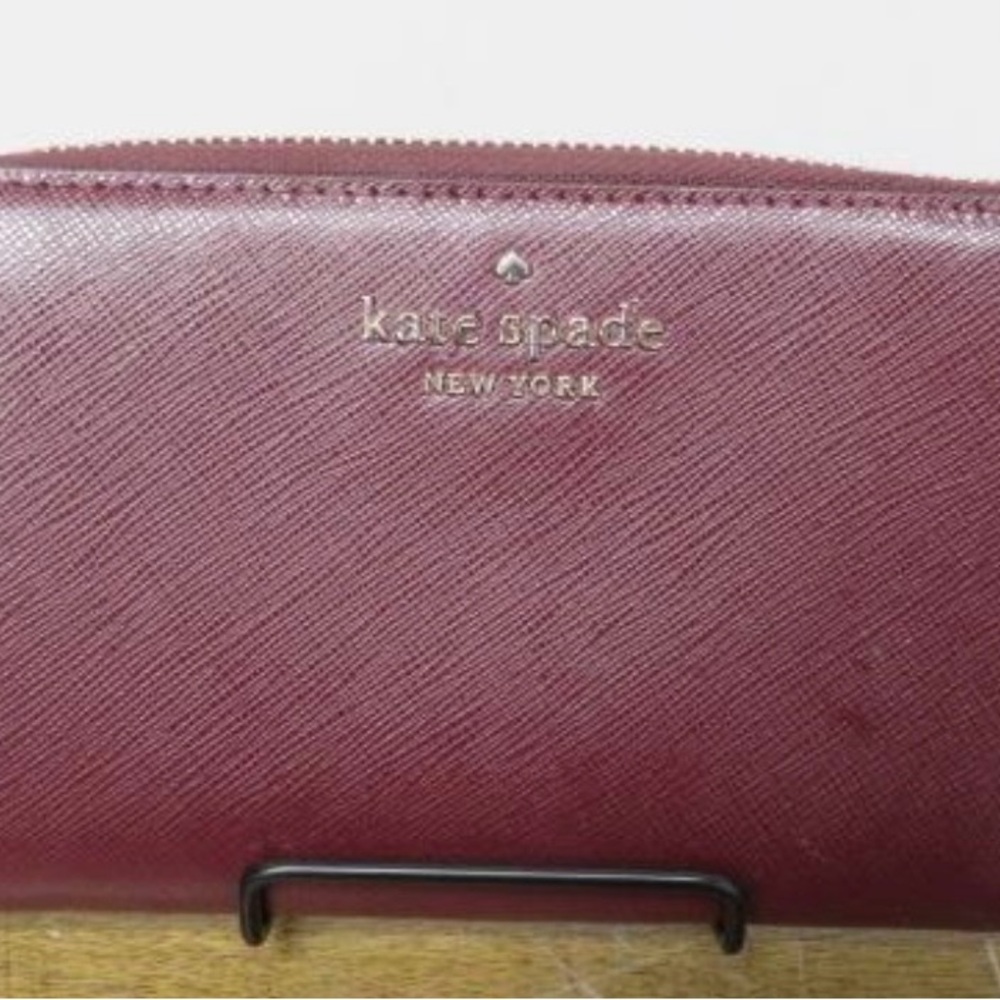 Kate Spade NY Brynn Large Continental Burgandy Zip Around Wallet EUC - Picture 4 of 7